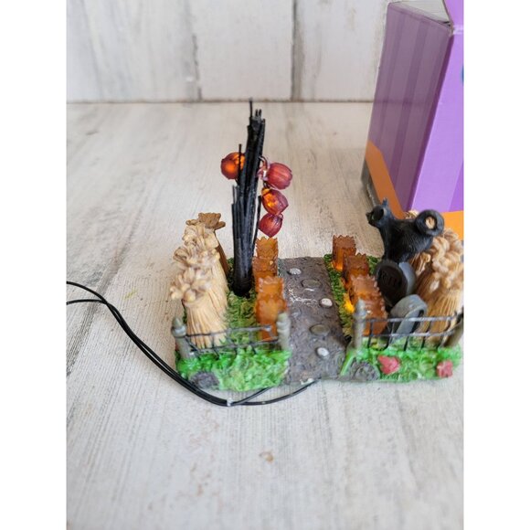 Spooky Hollow Halloween bridge house walkway light up Village accessory graveyar - Picture 3 of 10